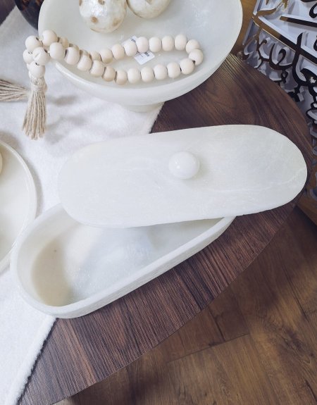 مضيفة صدف بيج بيضوي بغطاء