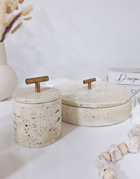 مضيفة مع غطاء تربانتين 806-16/17